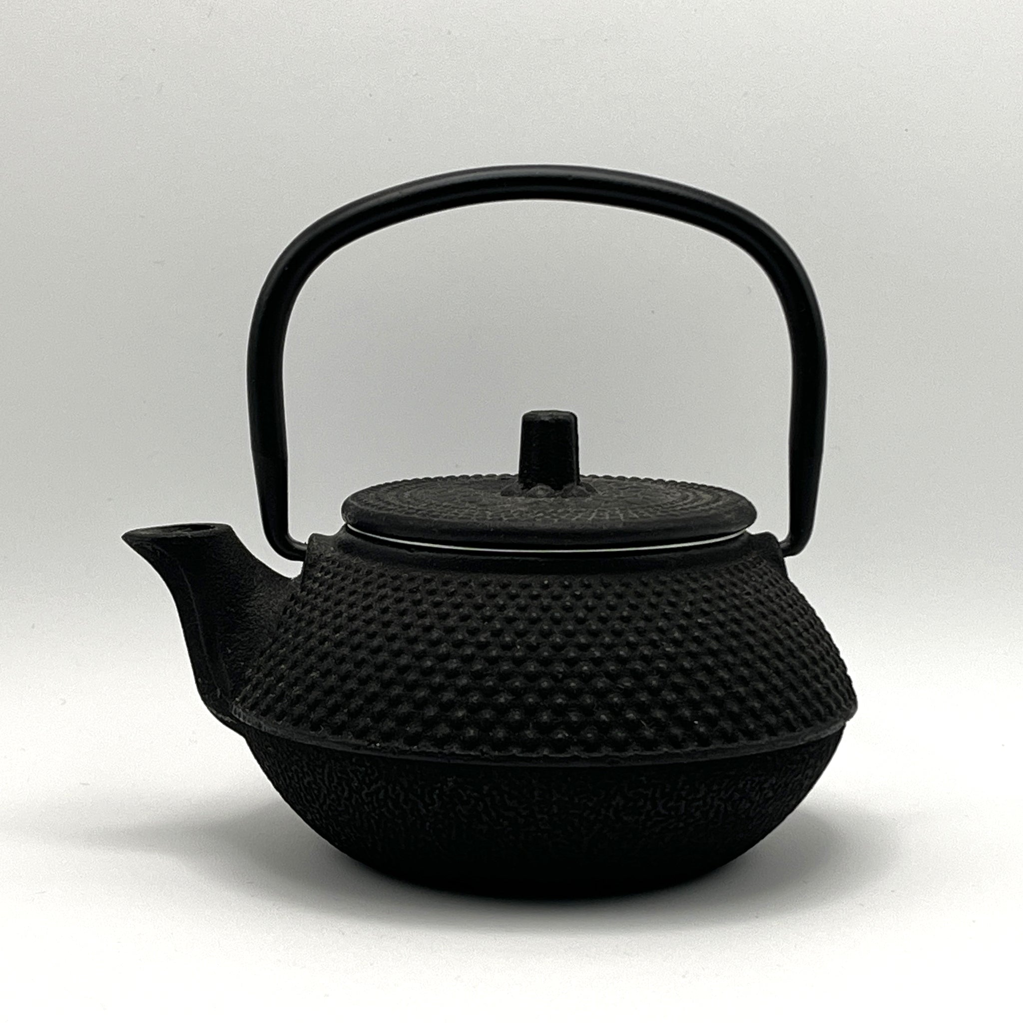 Tetera de hierro fundido negra Arare