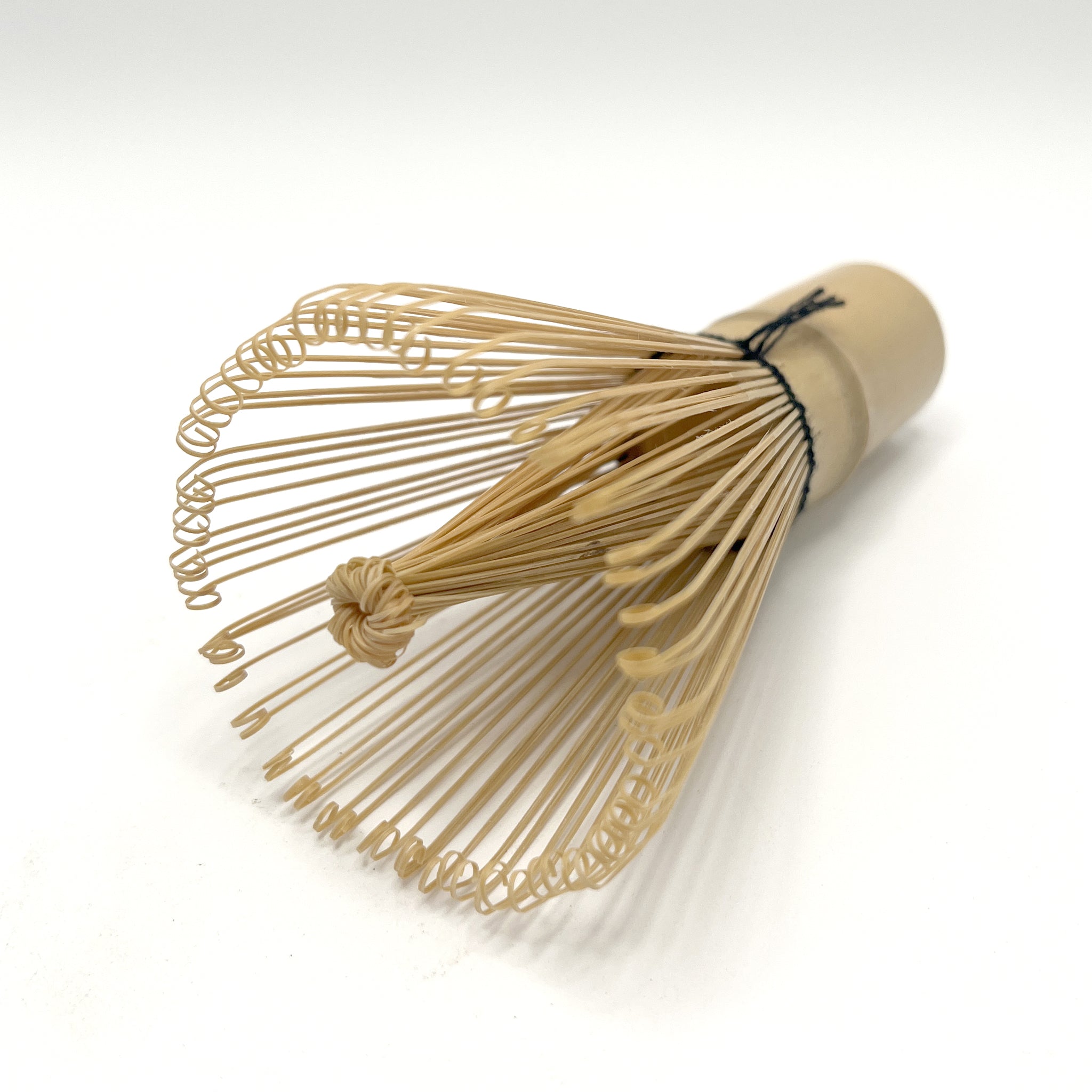 Batidor para té matcha de bambú