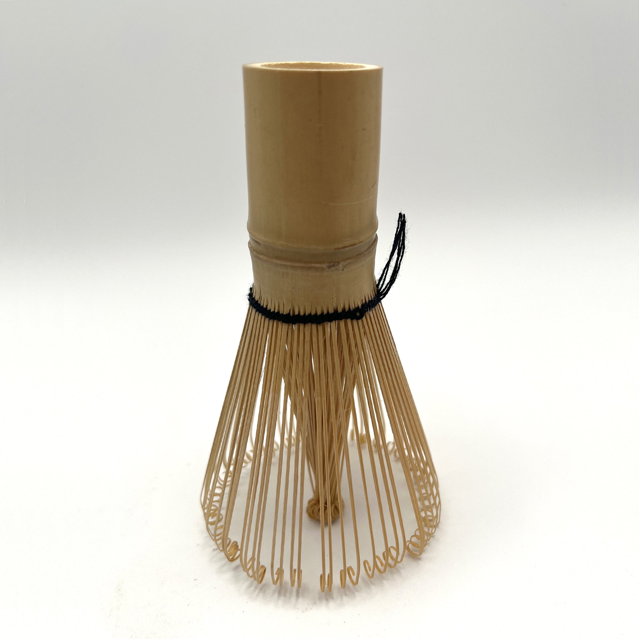 Batidor para té matcha de bambú