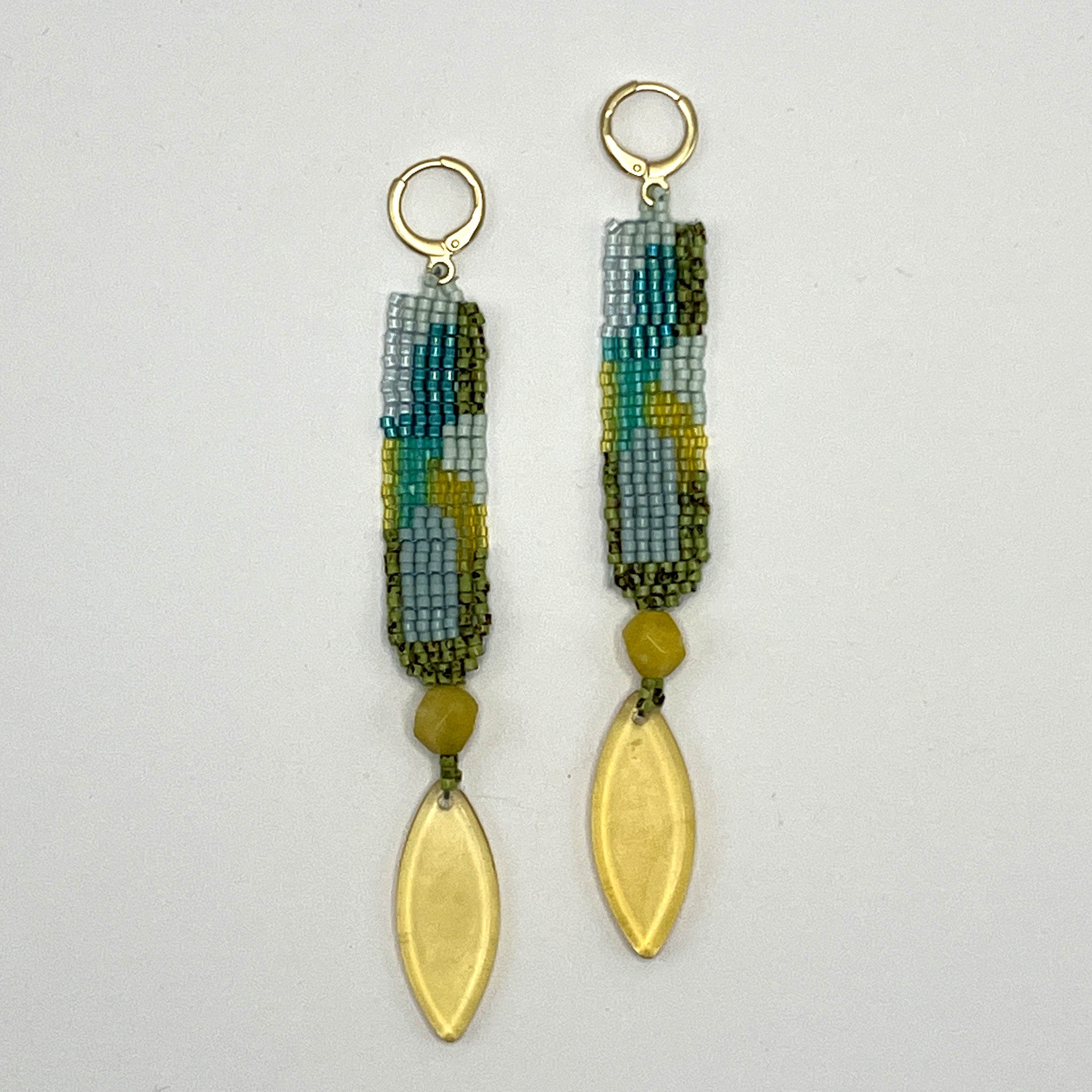 En Flor, pendiente artesanal con la técnica japonesa Miyuki